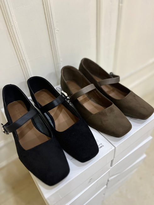 Ladies Casual Close Toe Buckle Low Block Heel